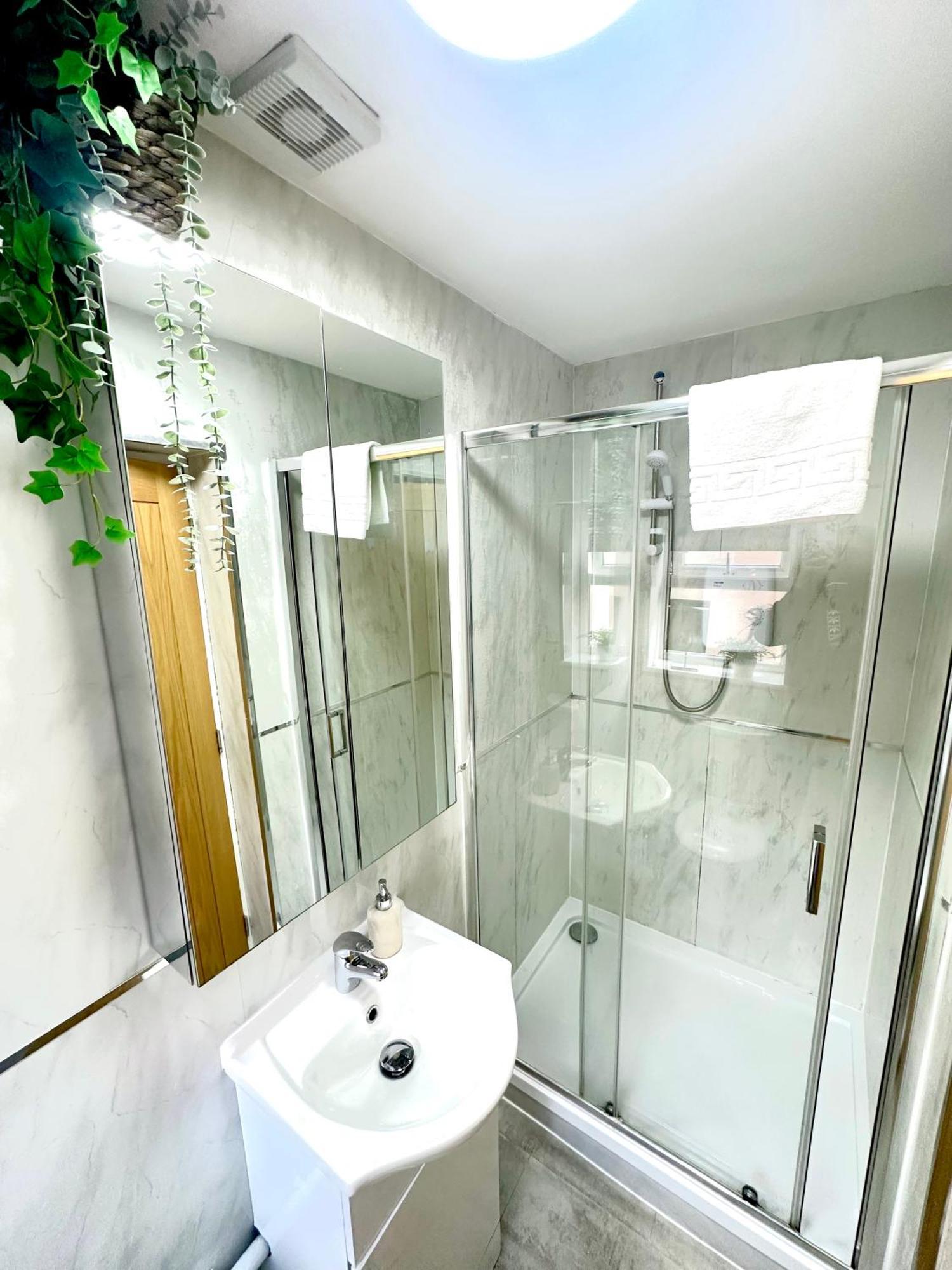 The Green Luxe En-Suite In Stratford ลอนดอน ภายนอก รูปภาพ